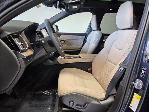 New 2026 Volvo XC90 T8 Plus w/ Protection Package Premier AWD/4WD image 9