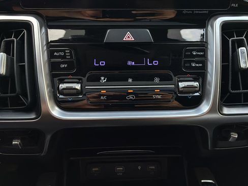 Used 2023 Kia Sorento EX w/ Panoramic Sunroof Package image 21