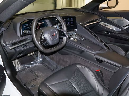 Used 2023 Chevrolet Corvette Stingray Preferred Cpe w/ Z51 Performance Package RWD image 24