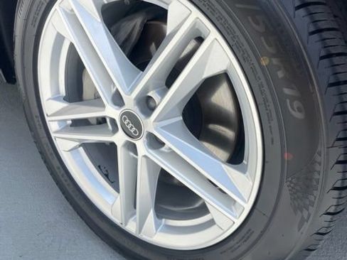 Used 2024 Audi Q5 e Premium Plus AWD/4WD image 3