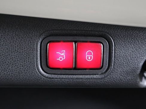 Used 2019 Mercedes-Benz E 63 AMG S image 26