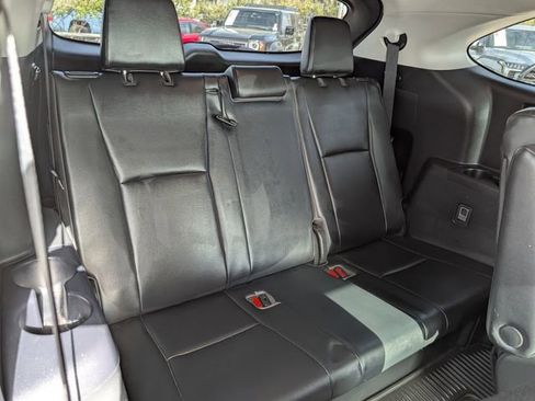 Used 2021 Toyota Highlander XLE image 31