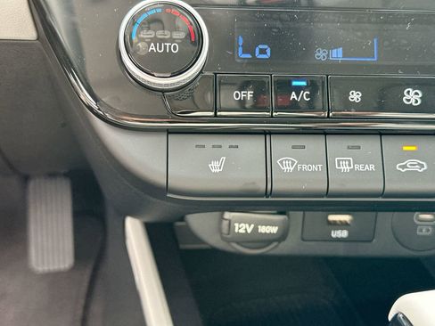 New 2025 Hyundai Elantra Limited image 22