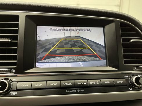 Used 2017 Hyundai Elantra SE FWD image 4