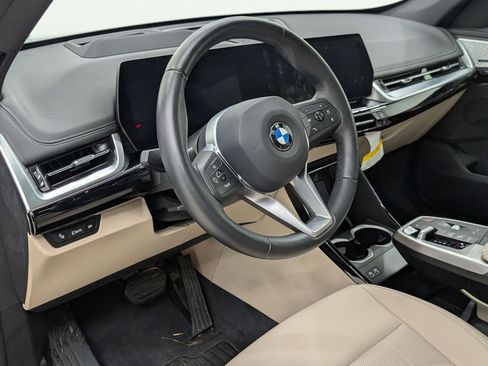Used 2025 BMW X1 xDrive28i w/ Premium Package AWD/4WD image 4
