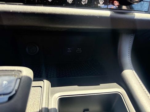 Used 2025 Nissan Pathfinder S AWD/4WD image 24