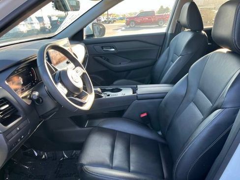 Used 2024 Nissan Rogue SL FWD image 7