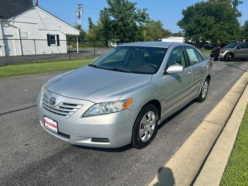 Used 2007 Toyota Camry LE FWD image 3