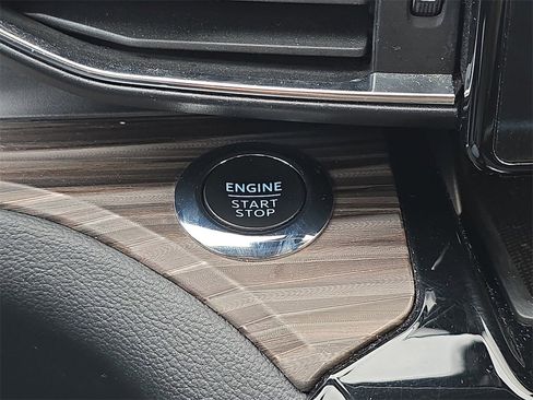 Used 2022 Ford Explorer Limited image 30