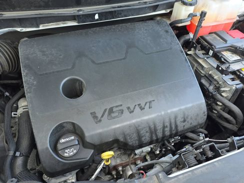 Used 2023 Chevrolet Traverse RS w/ LPO, Floor Liner Package AWD/4WD image 12