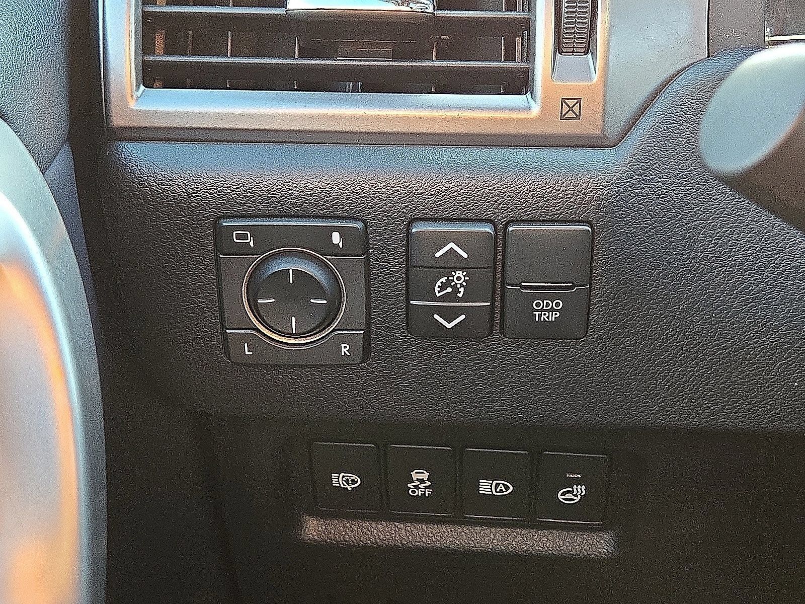 Used 2023 Lexus GX 460 Premium w/ Accessory Package AWD/4WD image 24