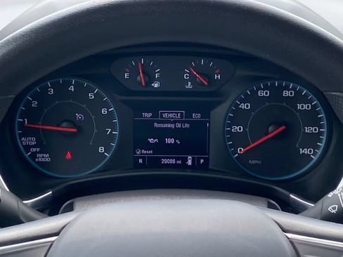 Certified 2022 Chevrolet Equinox LS w/ Driver Confidence II Package AWD/4WD image 9