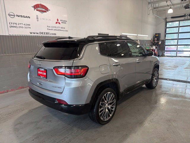 Used 2022 Jeep Compass Limited w/ Elite Group AWD/4WD image 3
