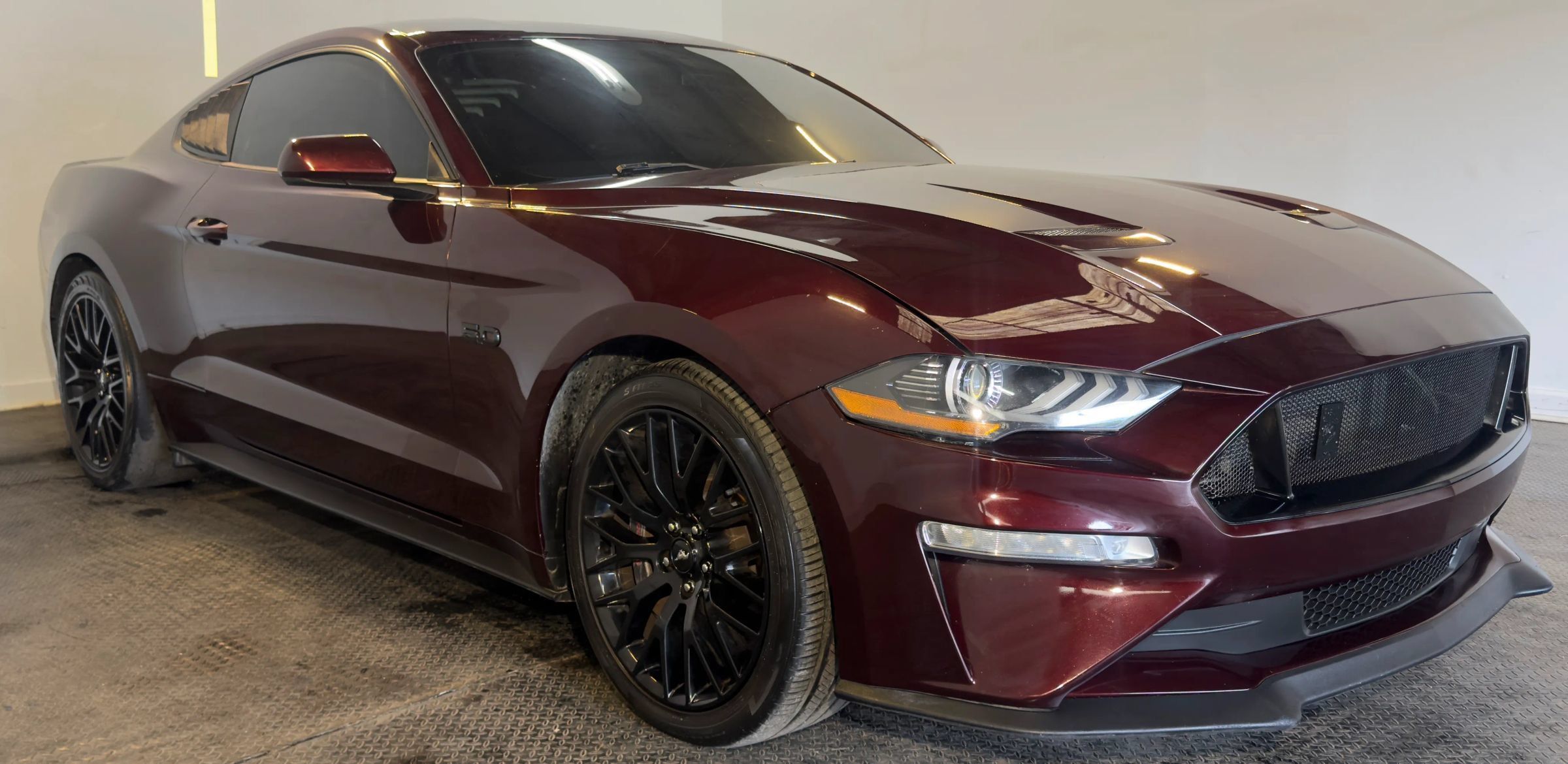 Used 2018 Ford Mustang GT w/ GT Performance Package RWD image 3