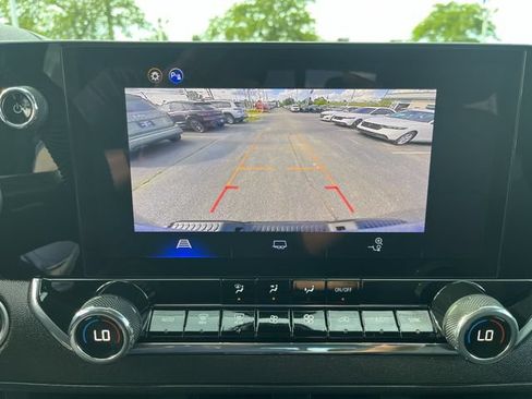 Used 2025 Chevrolet Colorado Trail Boss AWD/4WD image 24