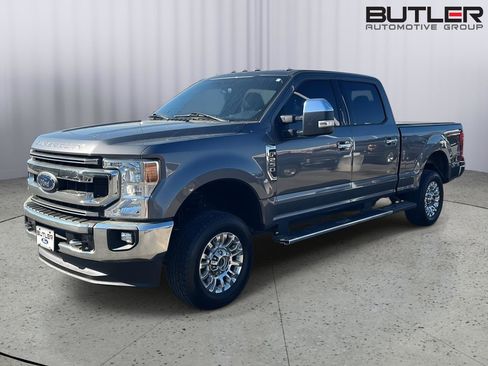 Used 2022 Ford F250 XLT w/ XLT Premium Package image 2