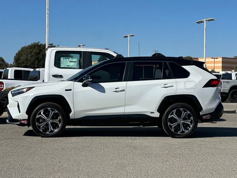 Used 2024 Toyota RAV4 XSE w/ Weather Package AWD/4WD image 7