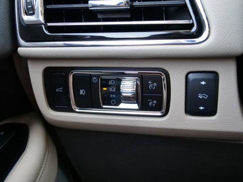 Used 2023 Lincoln Navigator Reserve AWD/4WD image 22