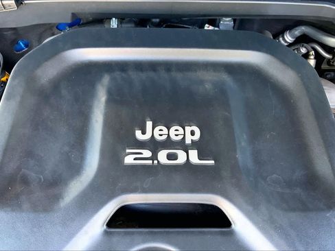 Used 2022 Jeep Wrangler Unlimited Rubicon 4xe AWD/4WD image 33