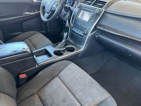 Used 2016 Toyota Camry LE FWD image 31