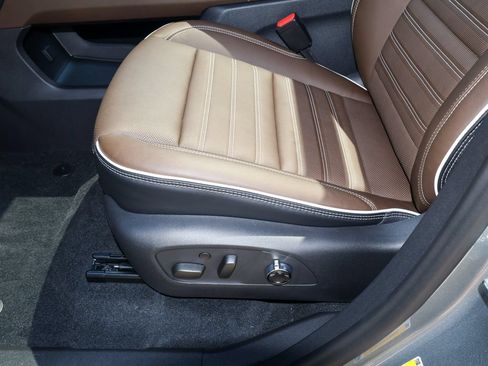 New 2027 GMC Acadia Denali Ultimate w/ LPO, Floor Liner Package AWD/4WD image 10