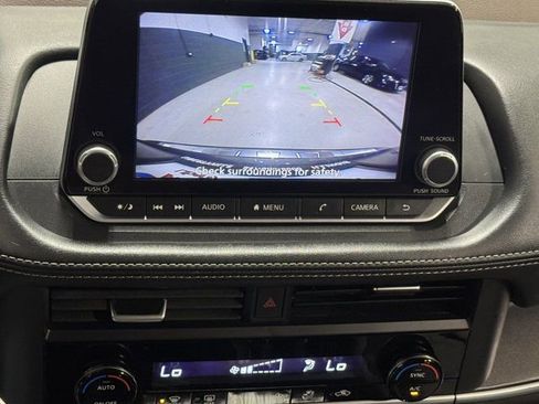 Used 2023 Nissan Rogue SV AWD/4WD image 17