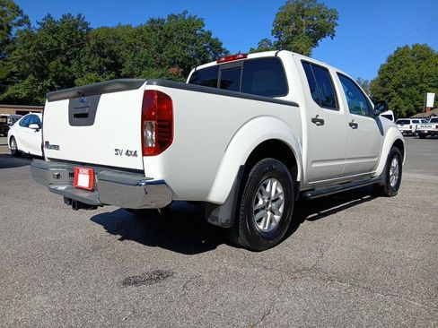Used 2019 Nissan Frontier SV AWD/4WD image 6