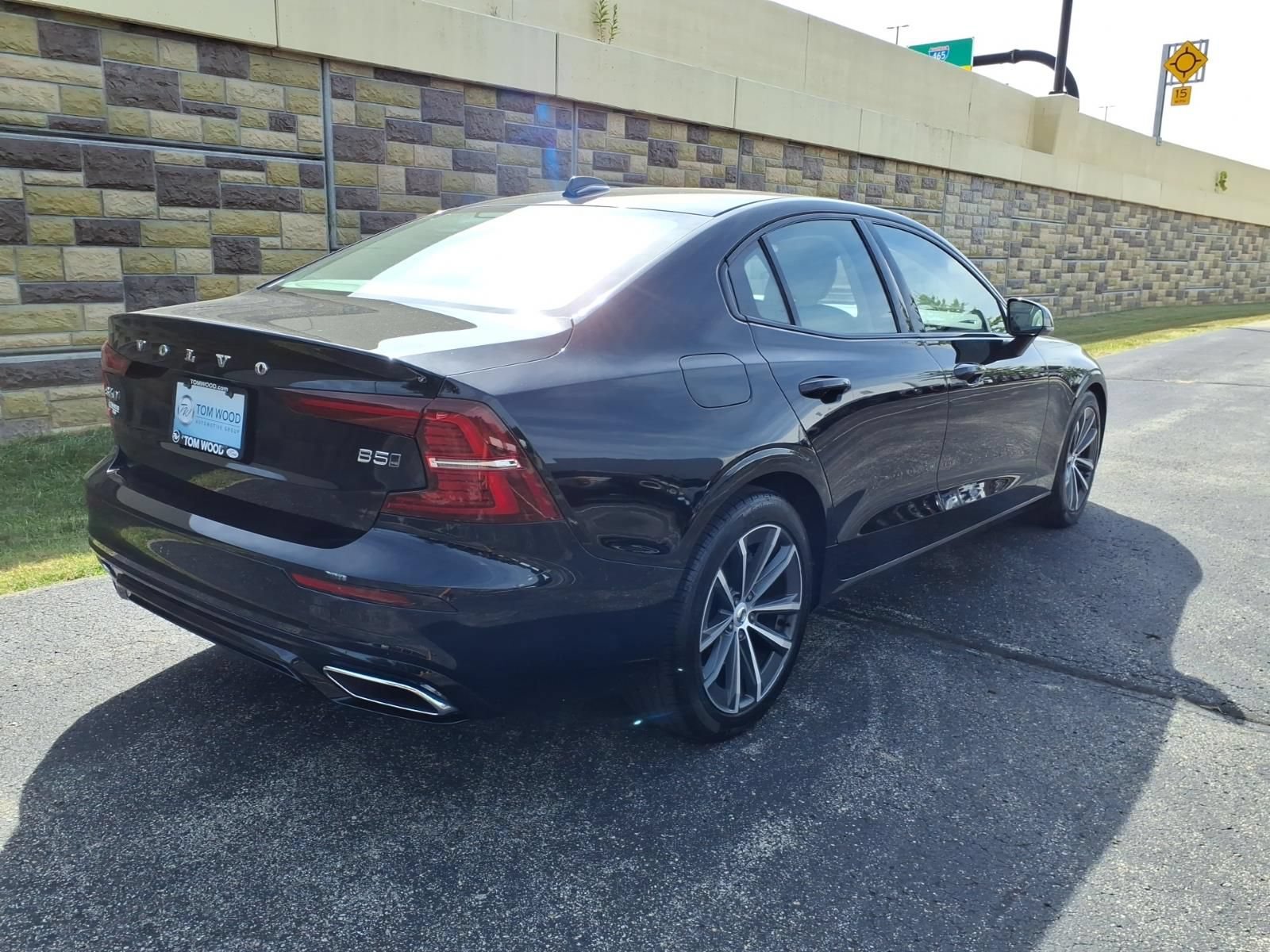 Used 2022 Volvo S60 B5 Momentum AWD/4WD image 10