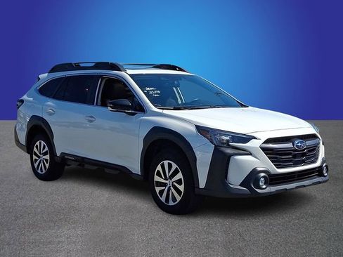 Used 2024 Subaru Outback Premium AWD/4WD image 3