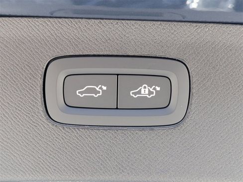 New 2026 Volvo XC90 B6 Plus w/ Protection Package Premier image 15