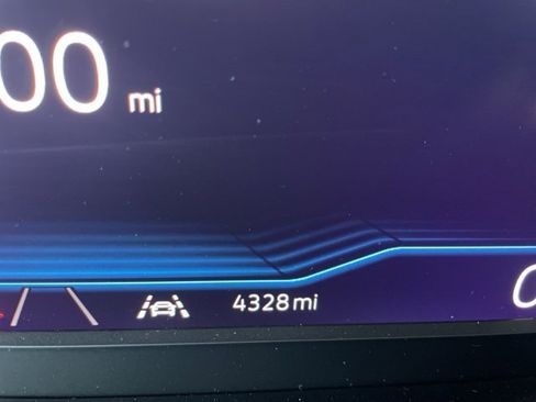 Certified 2025 Volkswagen Taos SEL image 13