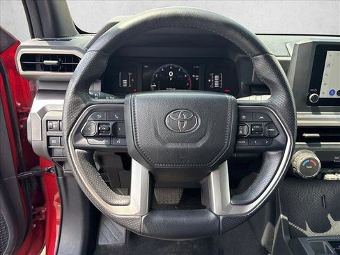 Certified 2025 Toyota 4Runner SR5 AWD/4WD image 17