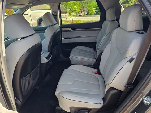 Used 2025 Hyundai Palisade SEL FWD image 11