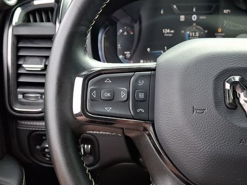 Used 2025 RAM 3500 Limited AWD/4WD image 26