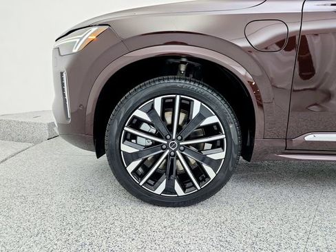 New 2025 Volvo XC90 T8 Plus w/ Protection Package Premier image 26