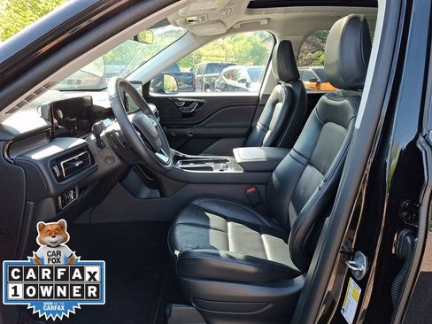 Used 2025 Lincoln Aviator AWD image 13