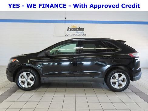 Used 2018 Ford Edge SE FWD image 3