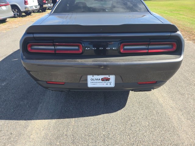 Used 2015 Dodge Challenger R/T Plus RWD image 4