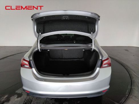 Used 2020 Chevrolet Malibu LT FWD image 9