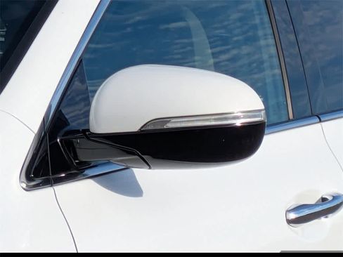 Used 2019 Kia Sorento LX w/ LX Convenience Package image 11