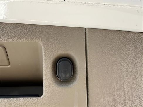 Used 2020 Chevrolet Suburban LT w/ Luxury Package image 12