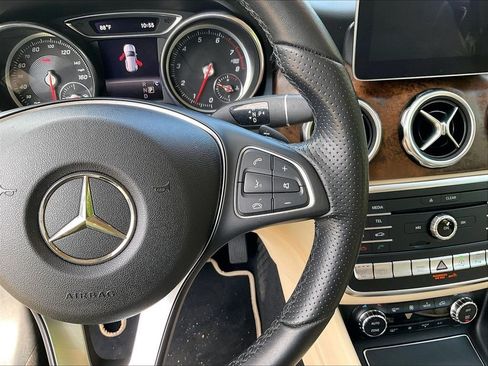 Used 2018 Mercedes-Benz GLA 250 4MATIC image 24