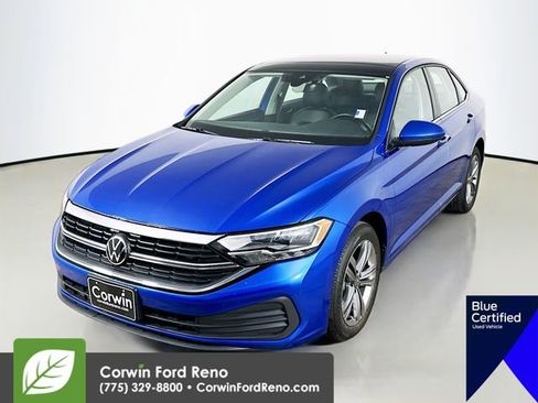 Used 2024 Volkswagen Jetta SE FWD image 3