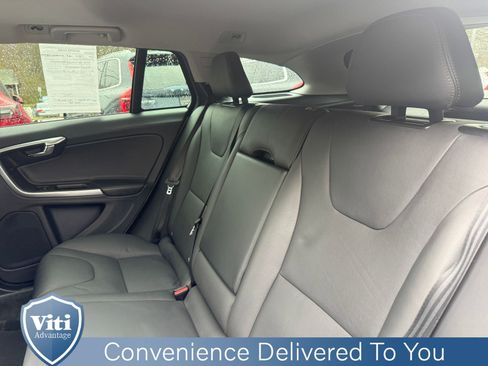 Used 2018 Volvo V60 T5 Cross Country AWD/4WD image 22