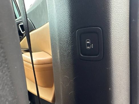 Used 2022 Kia Carnival EX FWD image 15