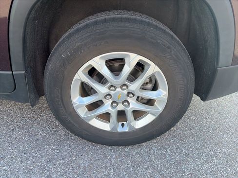Used 2019 Chevrolet Traverse LT FWD image 10
