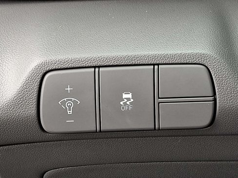 Used 2024 Hyundai Elantra SEL FWD image 27