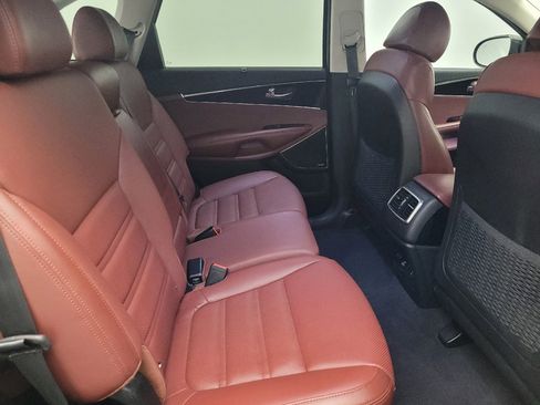 Used 2018 Kia Sorento SX image 19