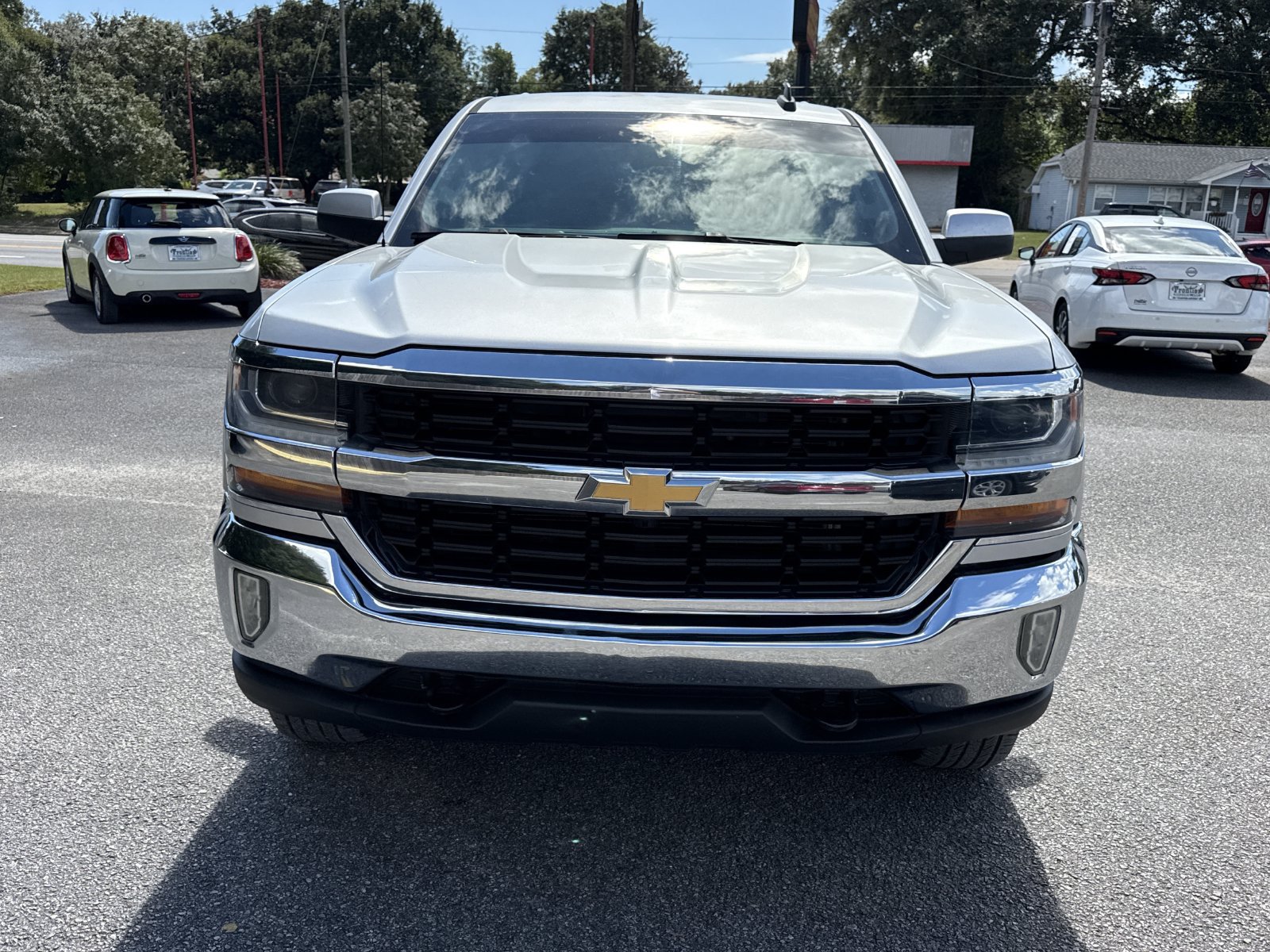 Used 2017 Chevrolet Silverado 1500 LT w/ All Star Edition AWD/4WD image 8