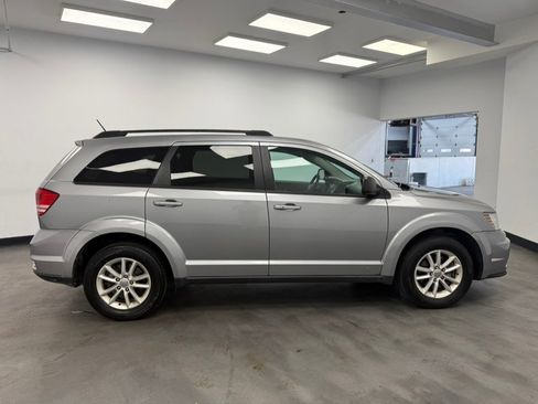 Used 2017 Dodge Journey SE w/ Flexible Seating Group FWD image 13